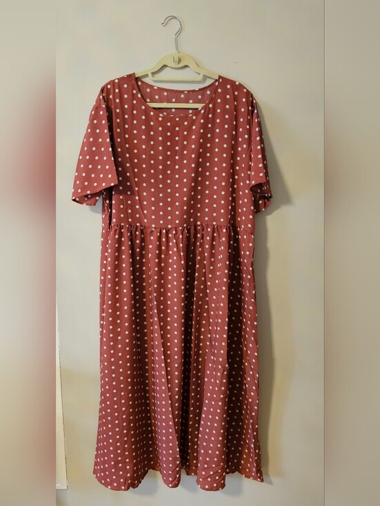 SHEIN Dresses & Skirts - Plus Size Polka Dot Maxi Dress - Relaxed Fit